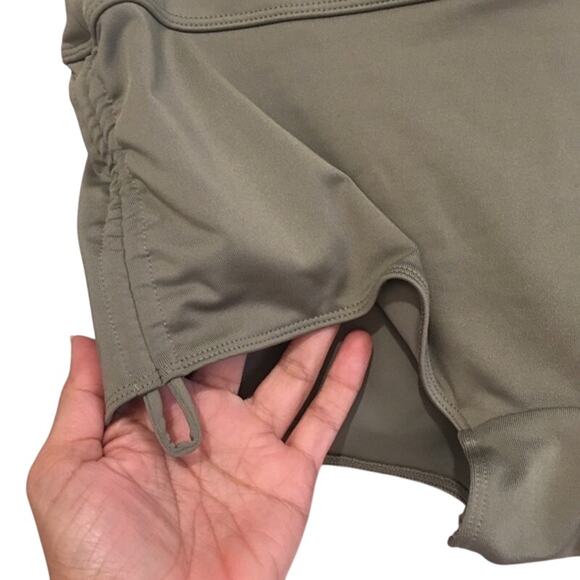 PINK Sport Victoria’s Secret Gym to Swim shortie - Picture 4 of 5